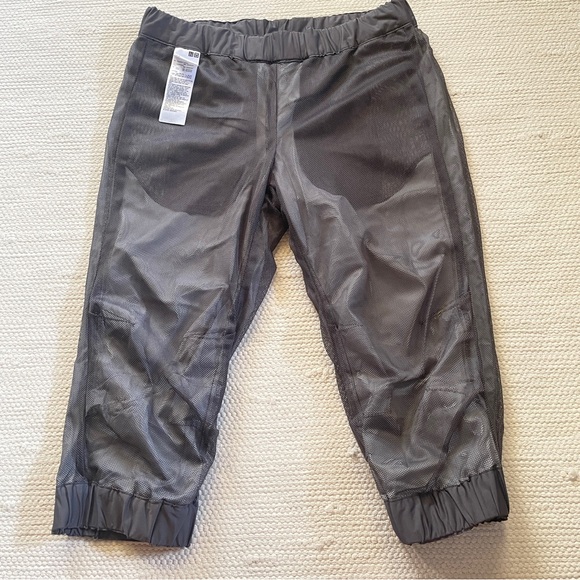 Uniqlo Women's Gray Hiking Outdoor Active Capri Pant Size S - Picture 5 of 10